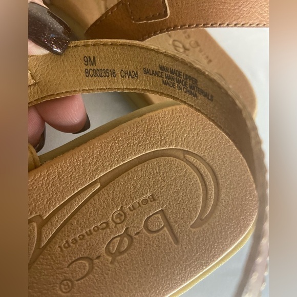 b•o•c~NWOB~Brown Synthetic Strap Sandals~Velcro Closure~Rubber Outsole~Size 9 - Picture 13 of 13
